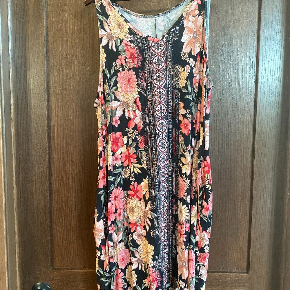 Maurices 1X 24/7 floral rayon dress with pockets